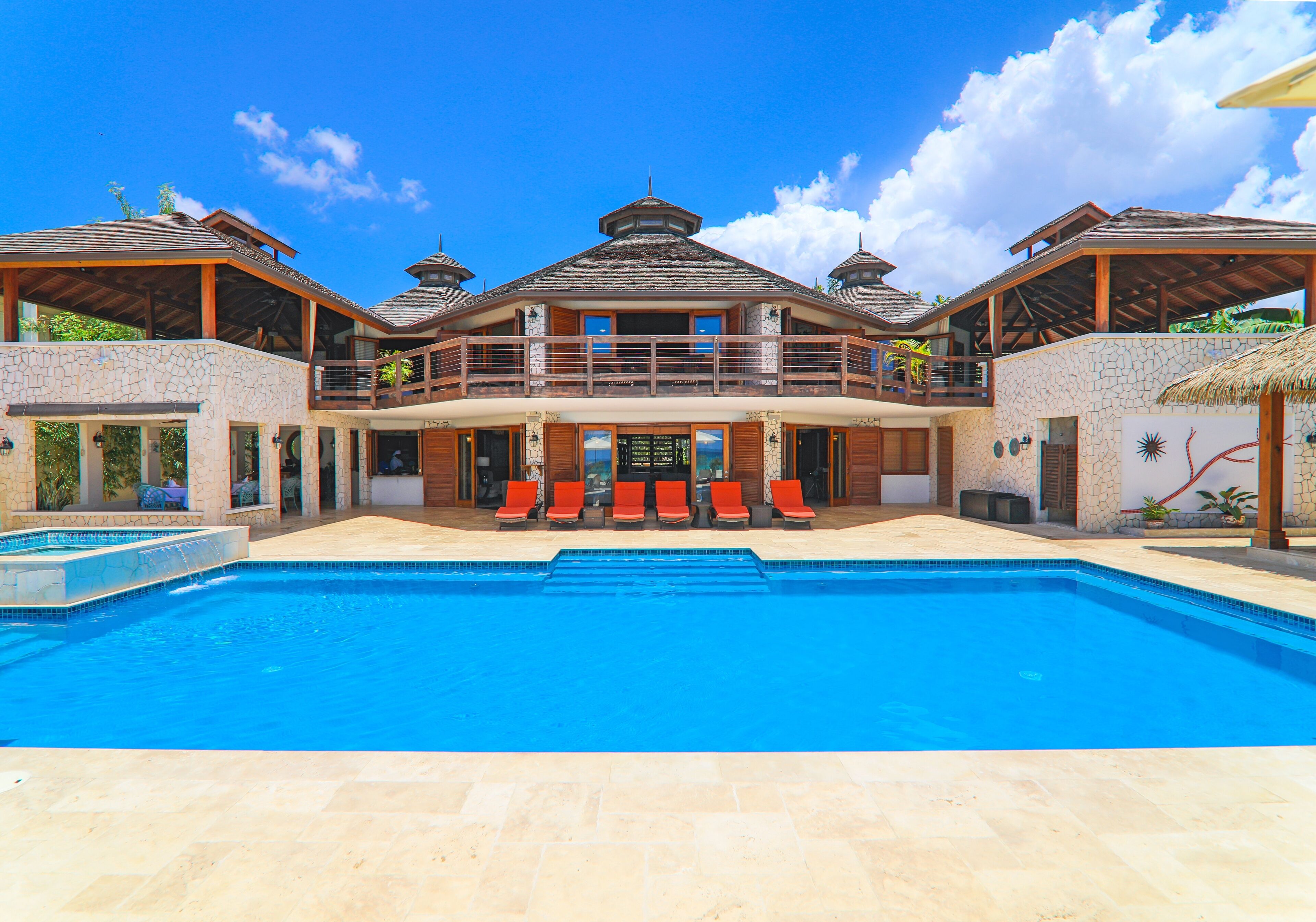 The pool and the villa.